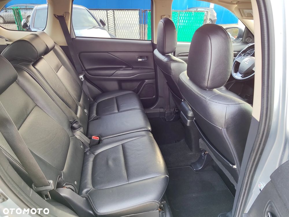 Mitsubishi Outlander 2.0 2WD CVT Diamant Edition+ - 15