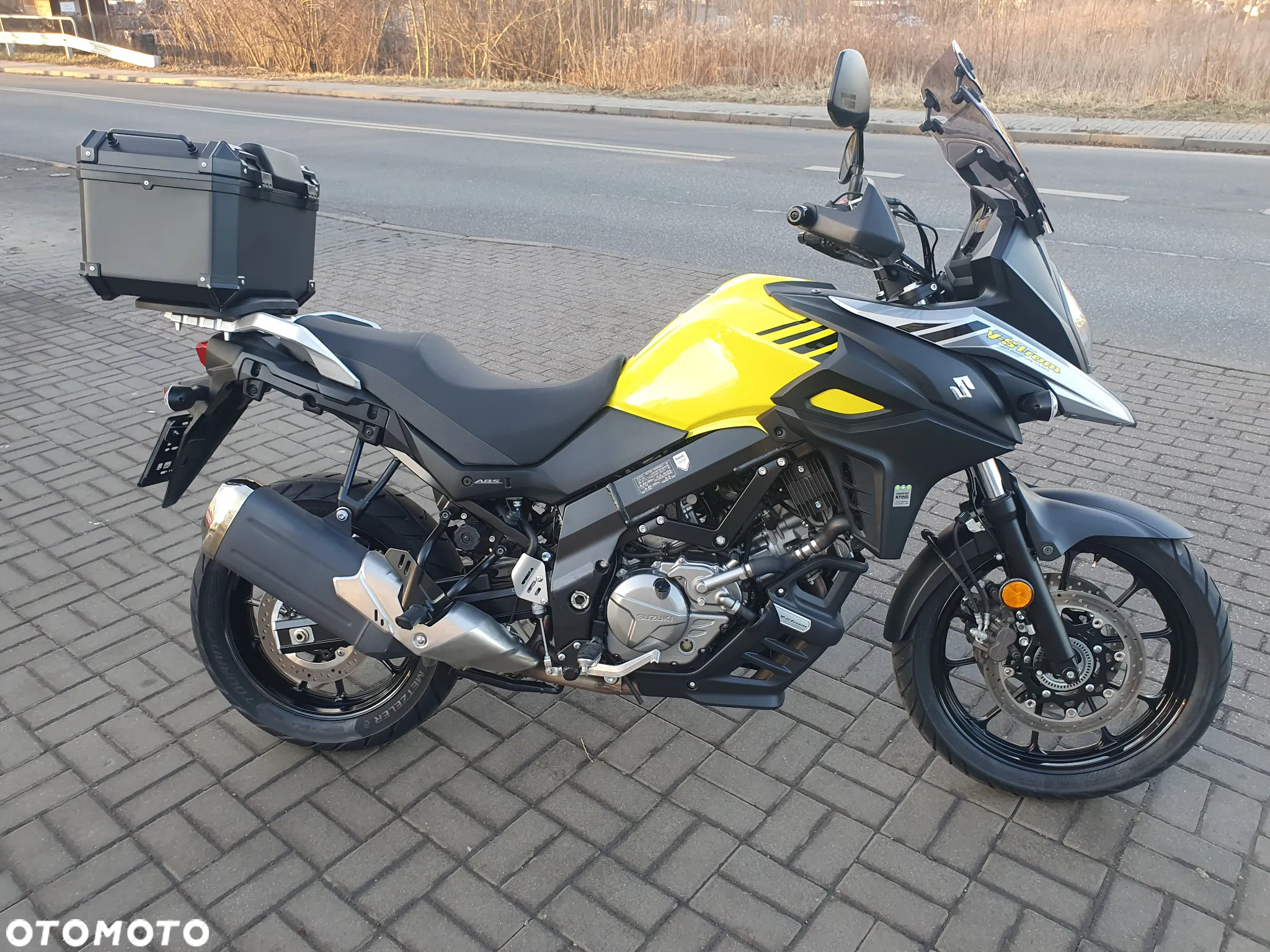 Suzuki V-STROM - 2