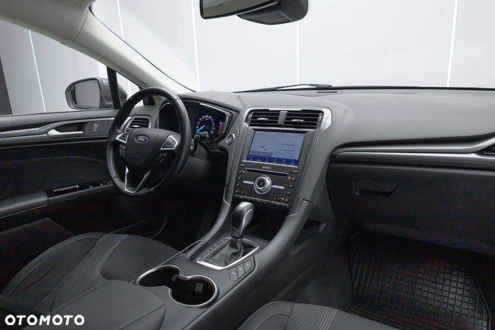 Ford Mondeo 2.0 Hybrid Titanium - 37