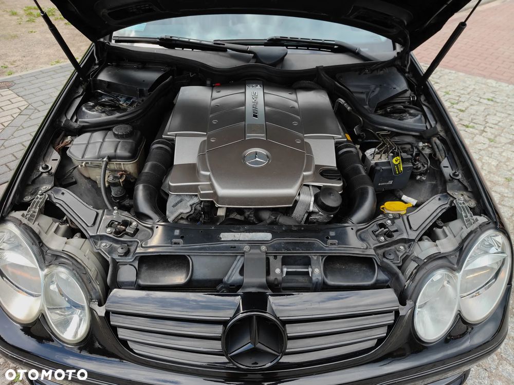 Mercedes-Benz CLK - 24