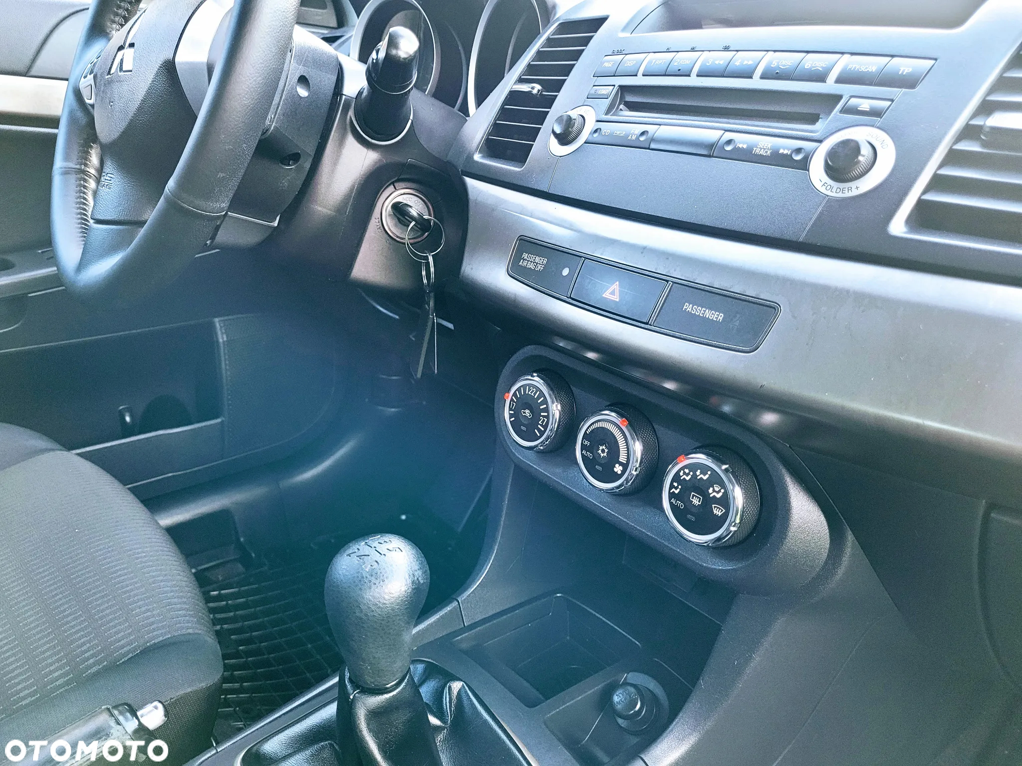 Mitsubishi Lancer 1.6 Invite - 27
