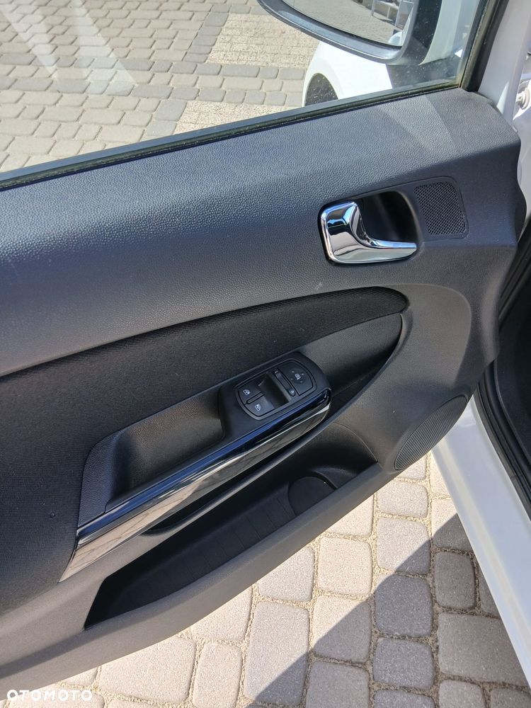 Opel Corsa 1.4 16V Satellite - 15