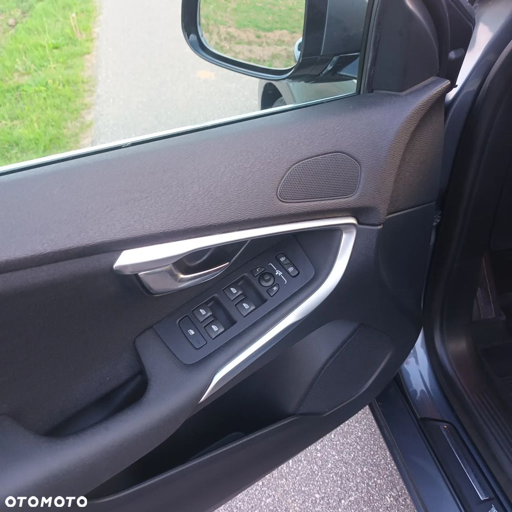 Volvo V40 D2 Momentum - 12