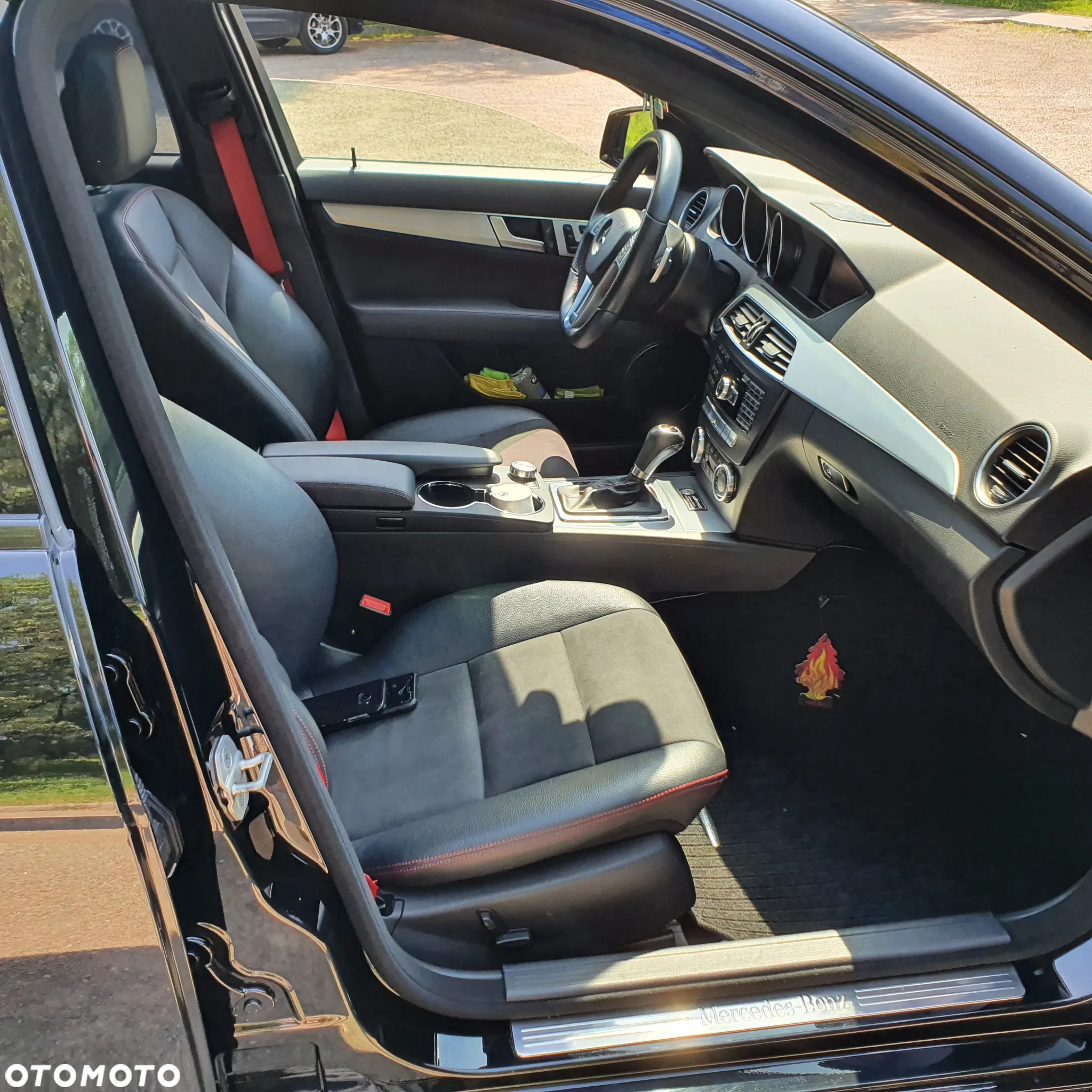 Mercedes-Benz Klasa C 350 T 7G-TRONIC Avantgarde Edition - 25