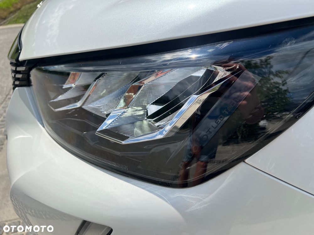 Peugeot 2008 PureTech 130 Allure - 36