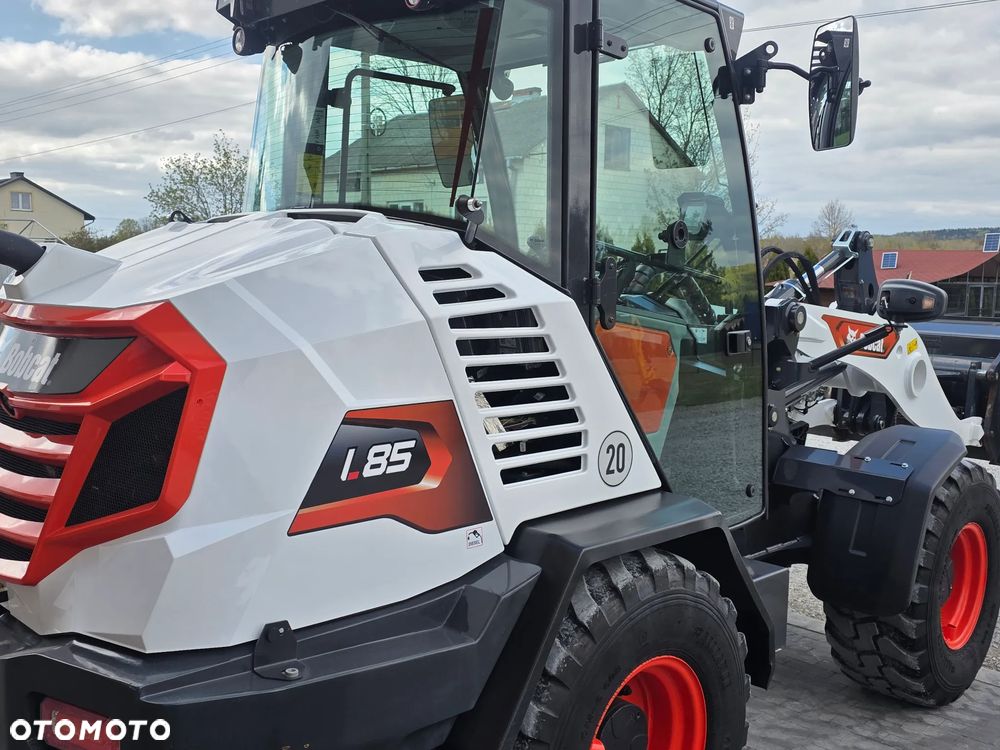 Bobcat Bobcat Ładowarka kołowa Bobcat L 85 jak nowa sprowadzona z Niemiec zadbana łyżka widły serwisowana Cat kamera - 17
