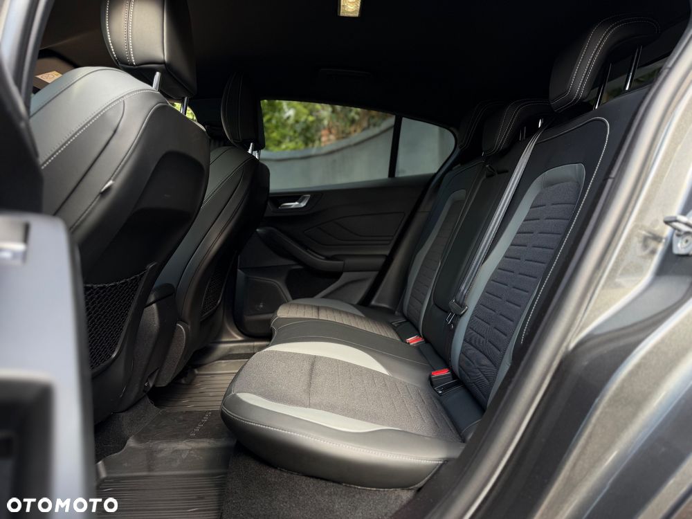 Ford Focus 2.3 EcoBoost S&S ST - 31