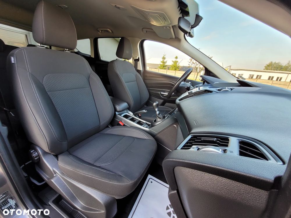 Ford Kuga - 17