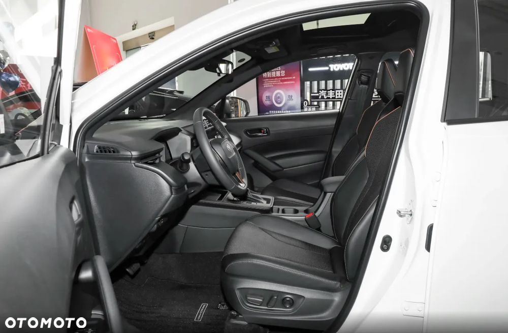 Toyota Corolla Cross - 12