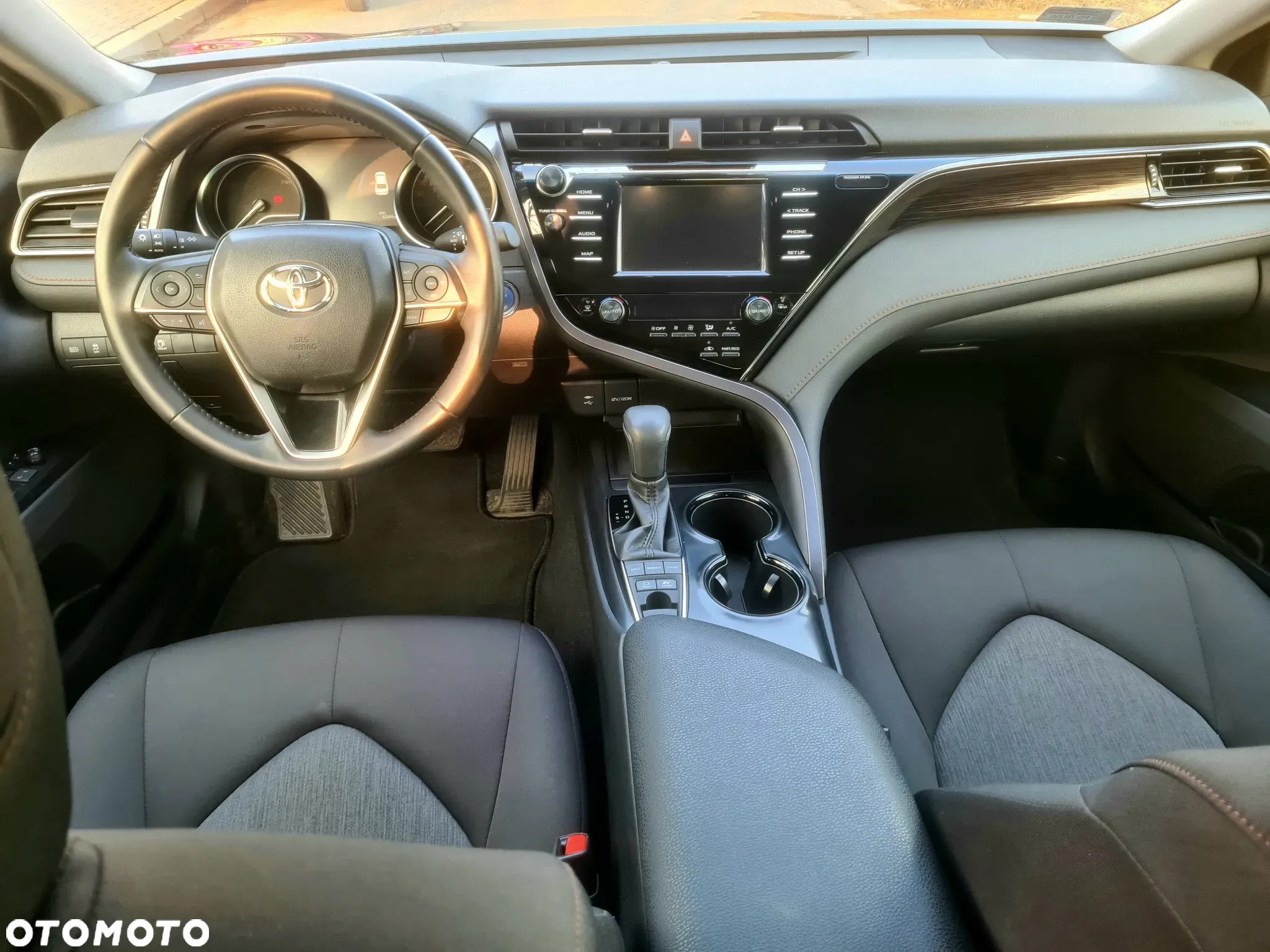 Toyota Camry 2.5 Hybrid Comfort CVT - 9