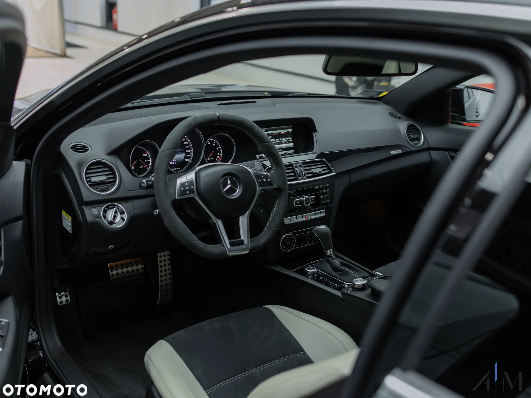 Mercedes-Benz Klasa C 63 AMG Coupe AMG SPEEDSHIFT MCT Edition 507 - 16