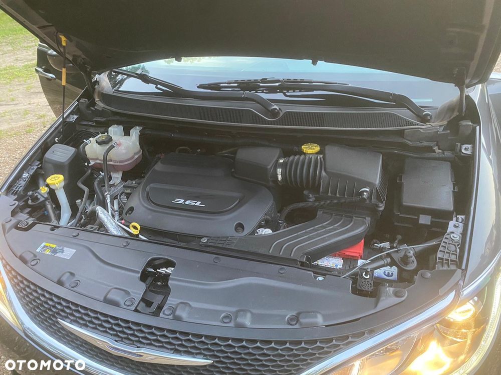 Chrysler Pacifica - 36