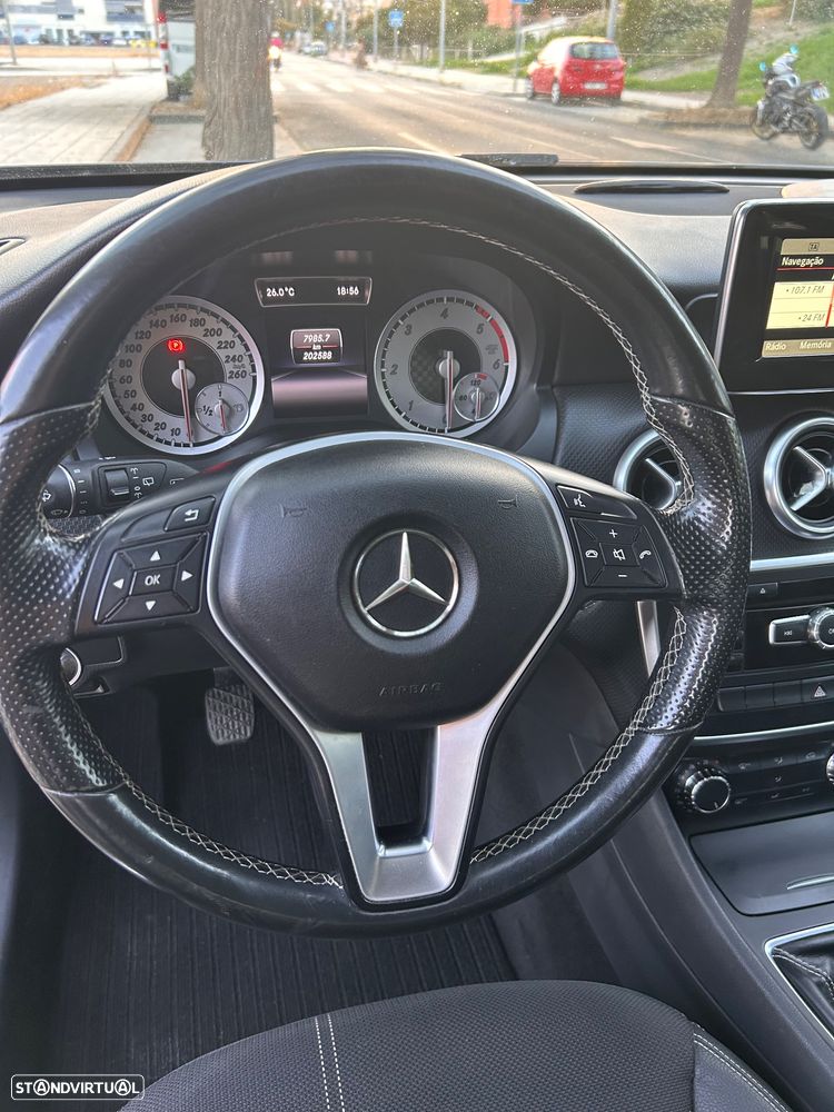 Mercedes-Benz A 180 ver-cdi-blueefficiency-urban - 11