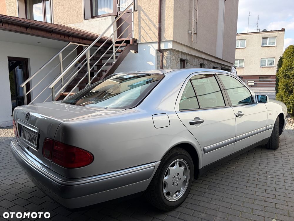 Mercedes-Benz Klasa E - 7