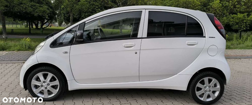 Peugeot iOn - 7