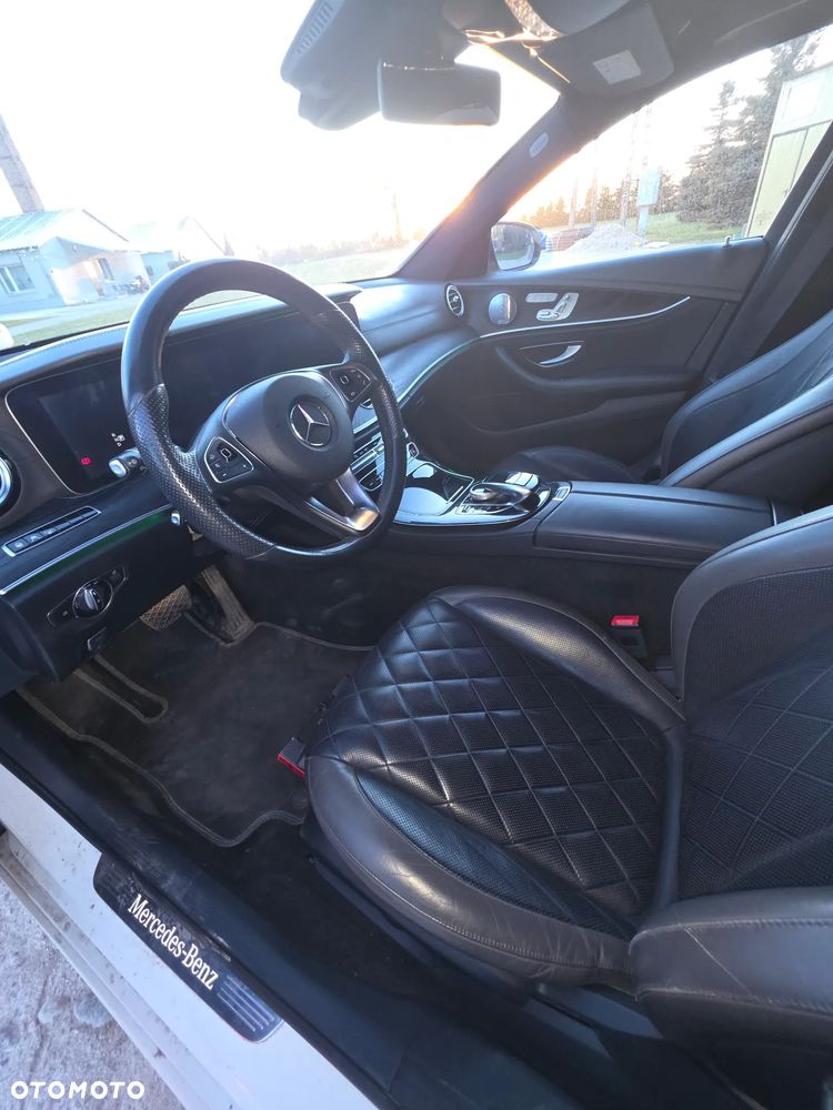 Mercedes-Benz Klasa E 200 4-Matic 9G-TRONIC - 4