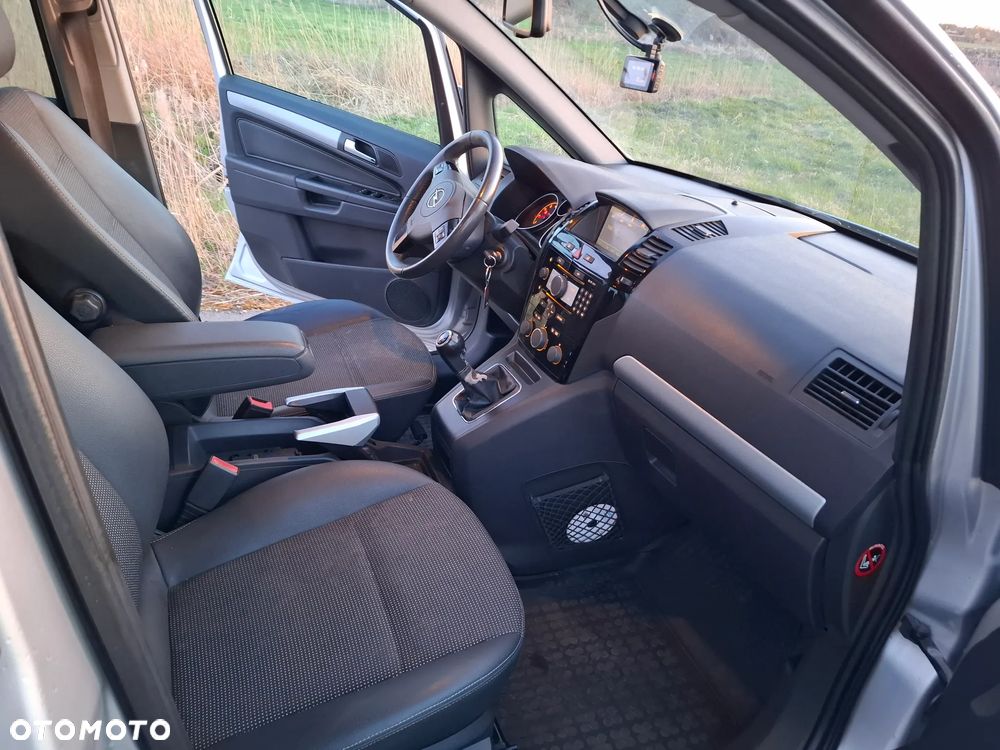 Opel Zafira 1.8 Easytronic Cosmo - 4