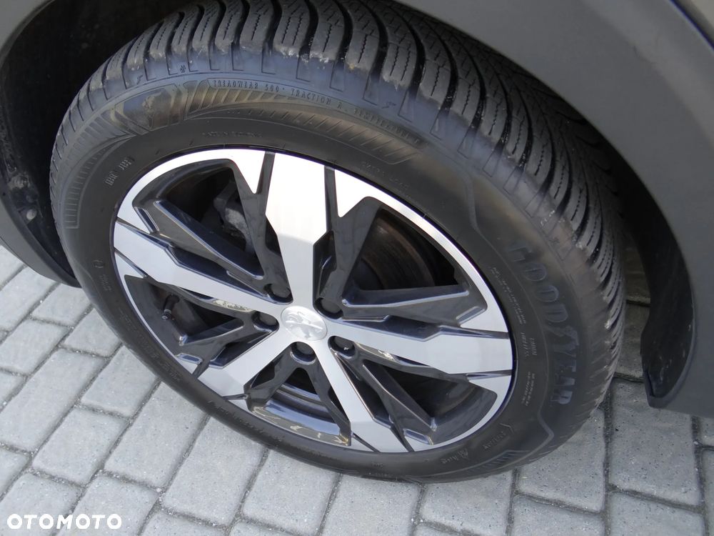 Peugeot 3008 1.2 PureTech Allure Pack S&S EAT8 - 19