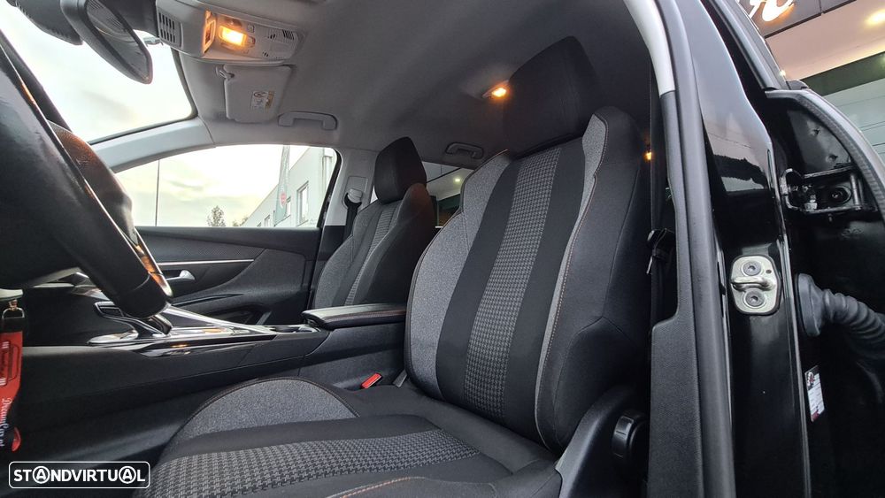 Peugeot 5008 1.5 BlueHDi Allure EAT8 - 37