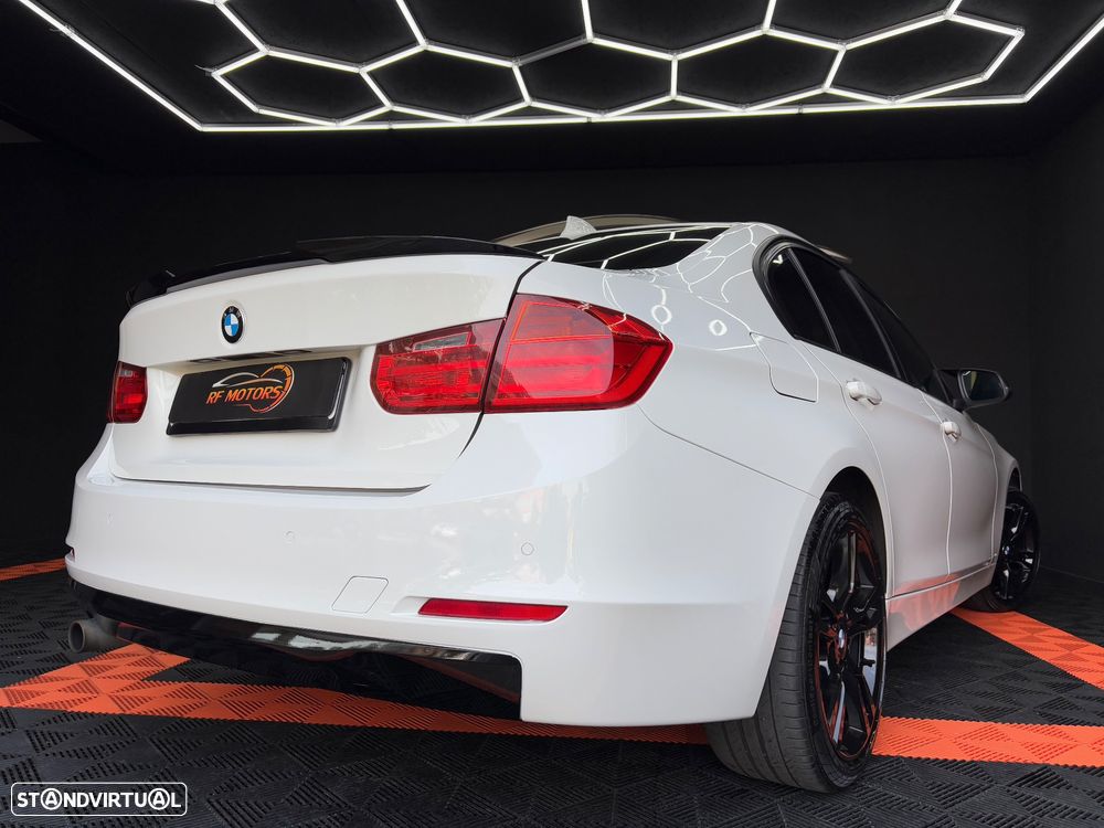 BMW 318 d Line Sport - 27