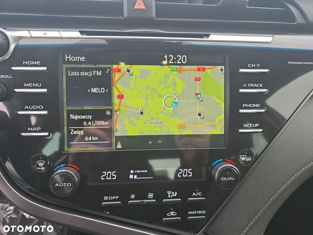 Toyota Camry 2.5 Hybrid Executive CVT - 18