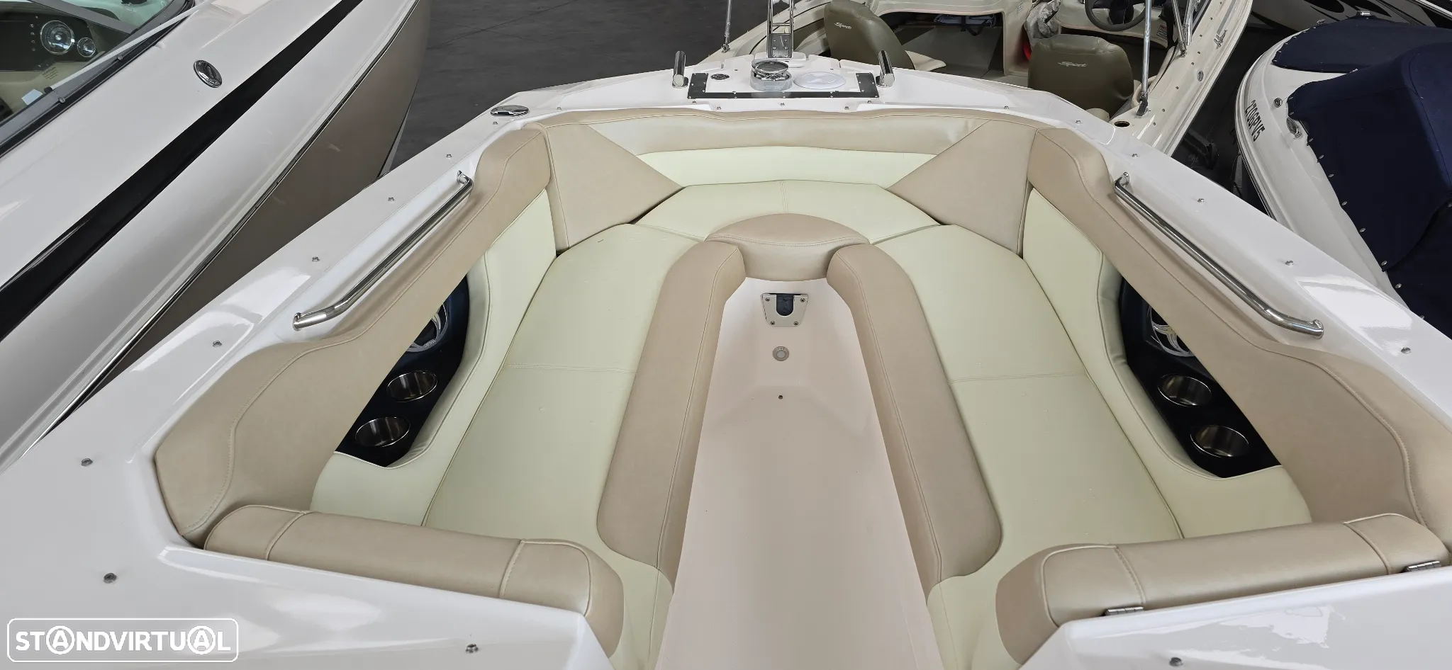 Regal 2520 fasdeck - 13