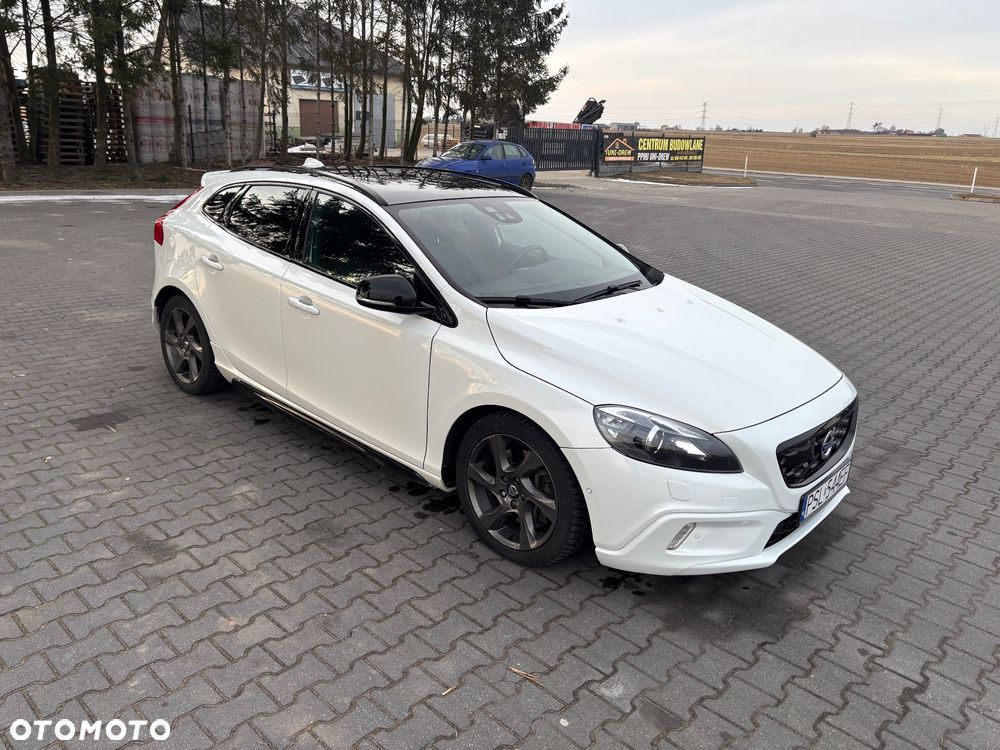Volvo V40 Cross Country - 13