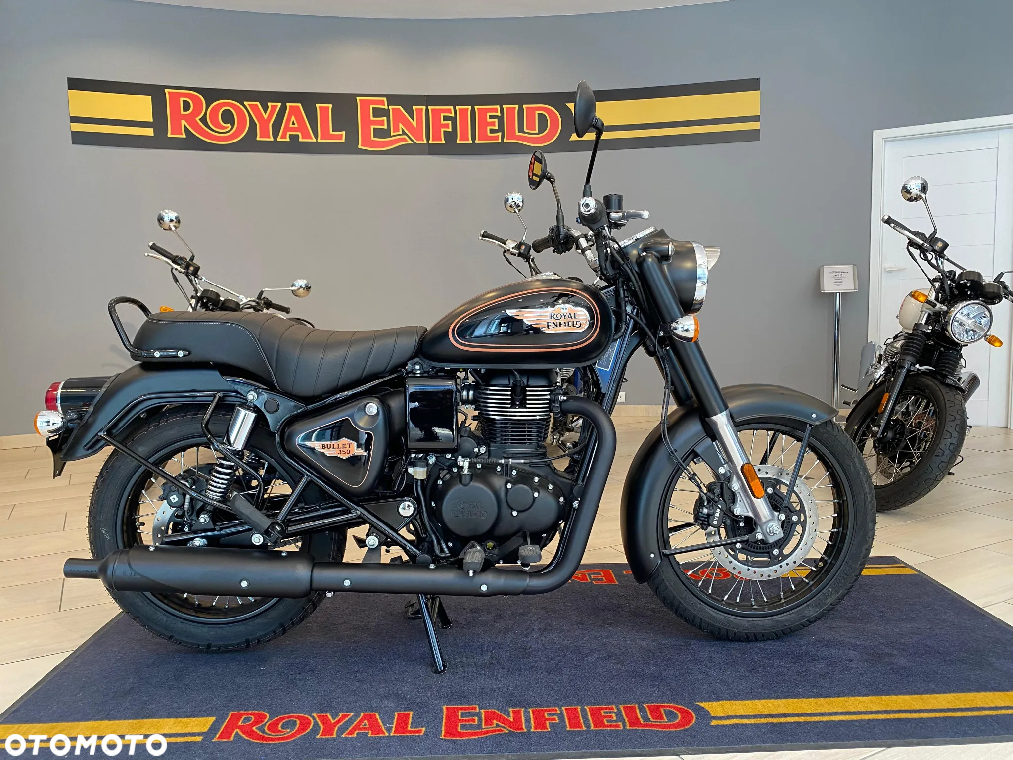 Royal Enfield Bullet 350 - 2
