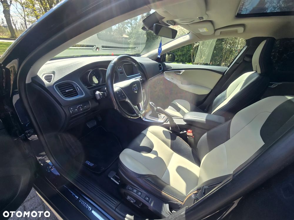 Volvo V40 D4 Geartronic Summum - 13