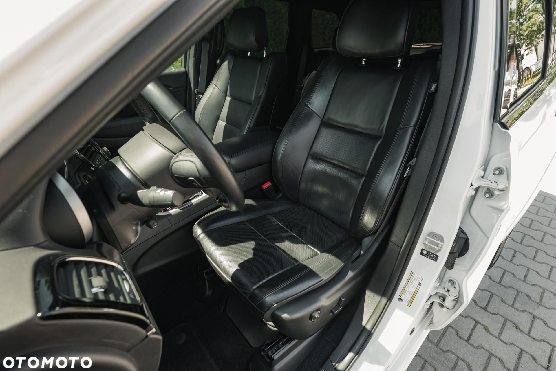 Jeep Grand Cherokee - 12