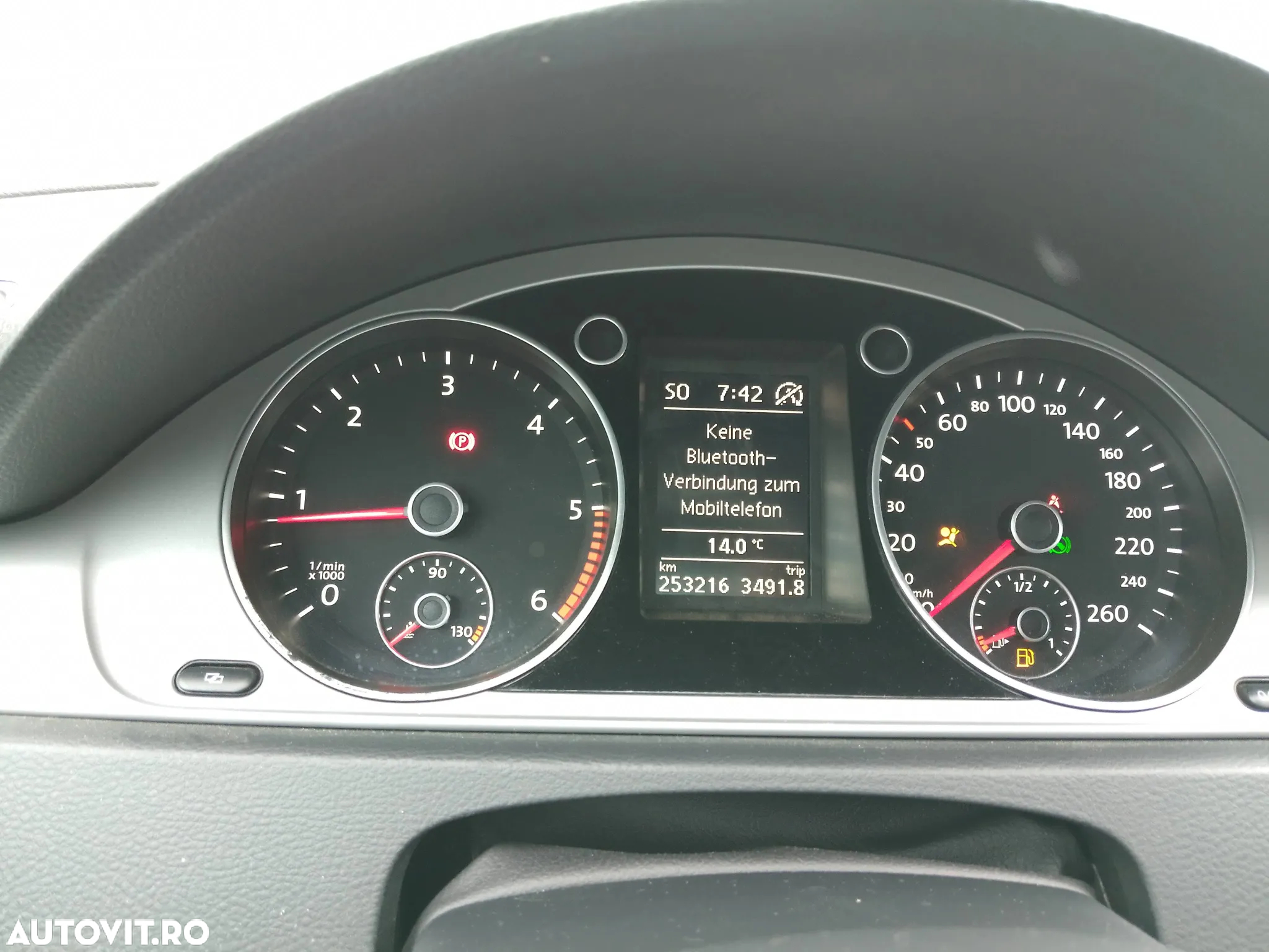 Volkswagen Passat Variant 2.0 TDI Blue TDI DSG Comfortline - 13
