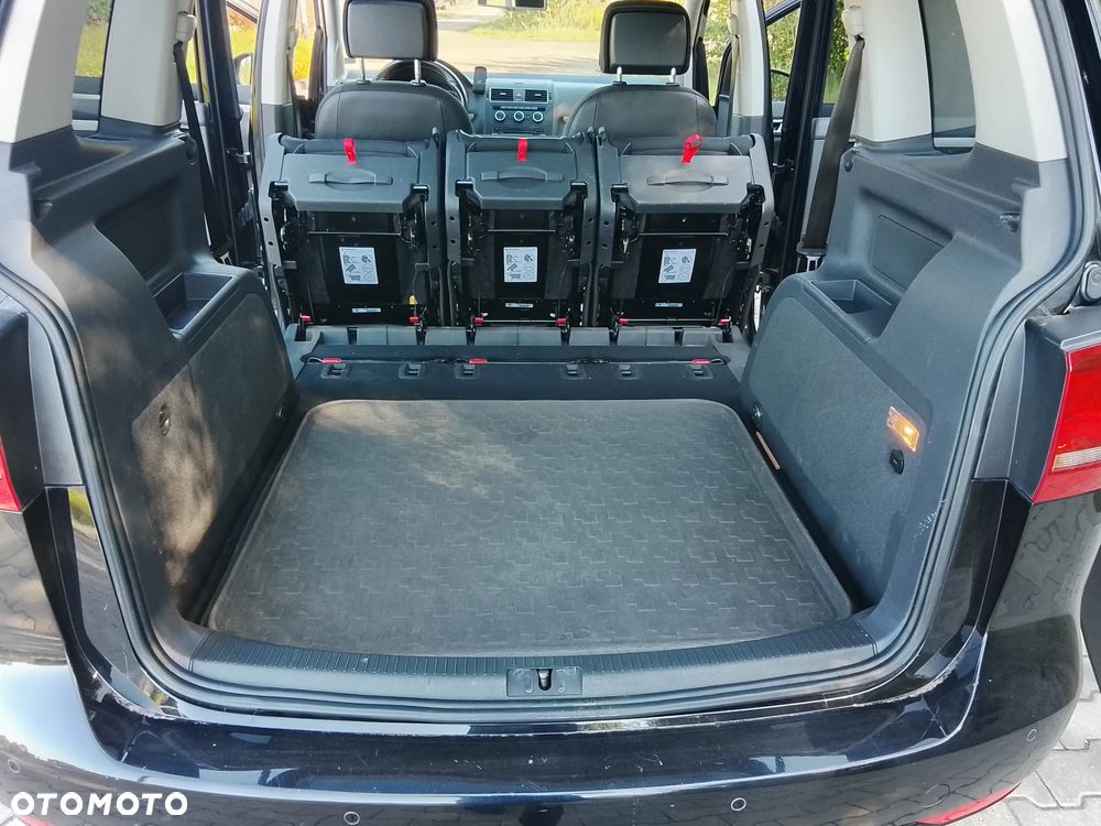 Volkswagen Touran - 18
