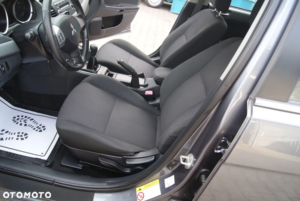 Mitsubishi Lancer 1.6 Inform - 20