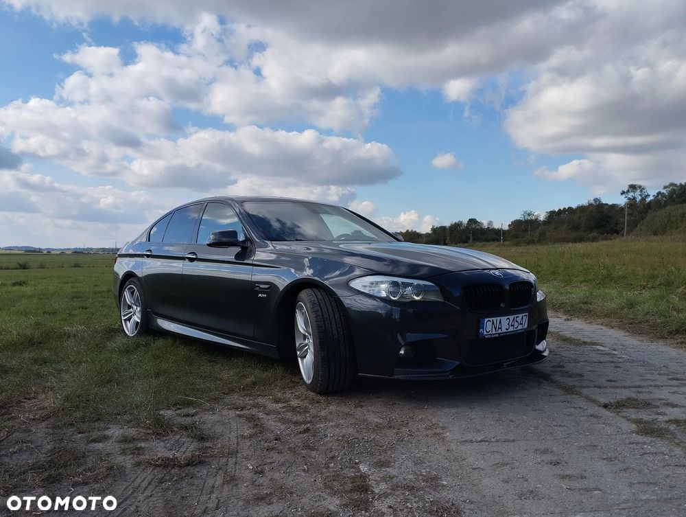 BMW Seria 5 550i - 7