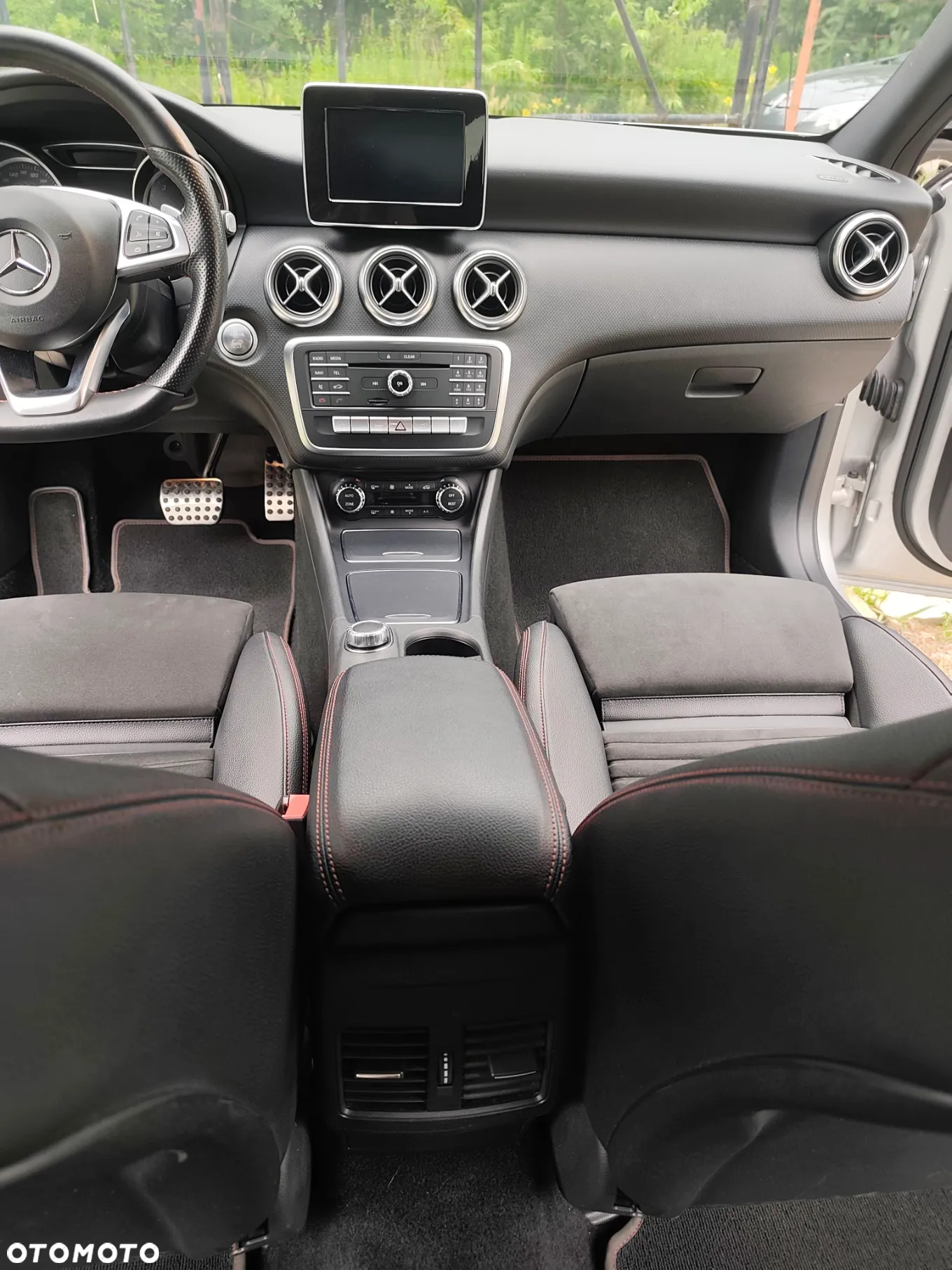 Mercedes-Benz Klasa A 180 CDI 7G-DCT AMG Line - 29