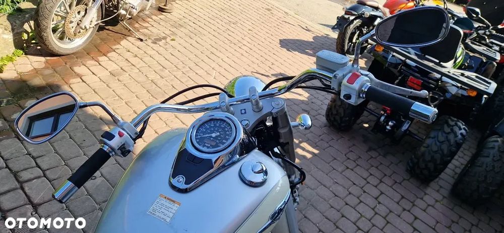 Suzuki VL 800 Volusia - Boulevard C50 - 9