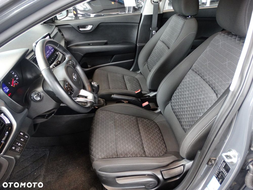 Kia Rio - 13