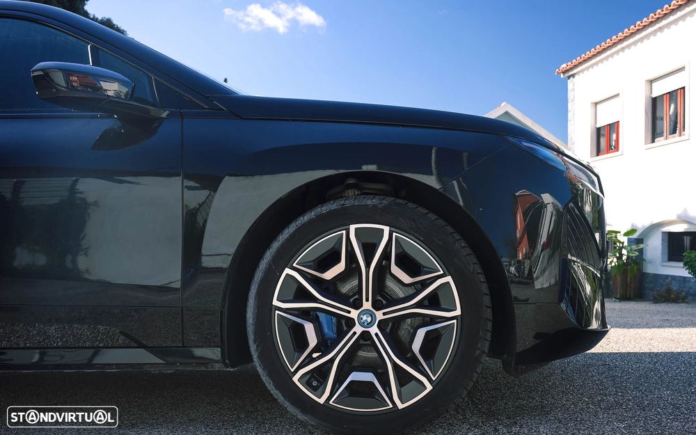 BMW iX xDrive40 - 24