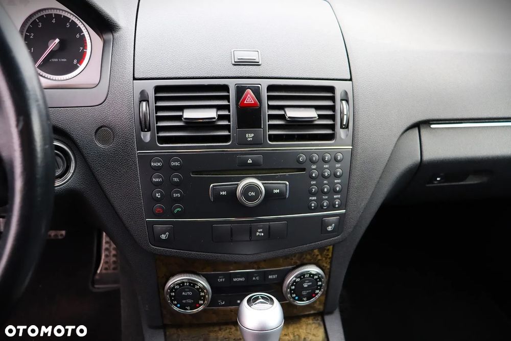 Mercedes-Benz Klasa C 230 7G-TRONIC Avantgarde Sport Edition - 8