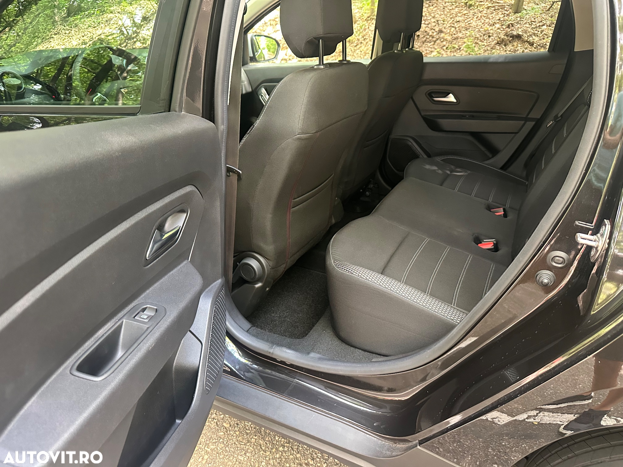 Dacia Duster TCe 130 2WD GPF Prestige - 9