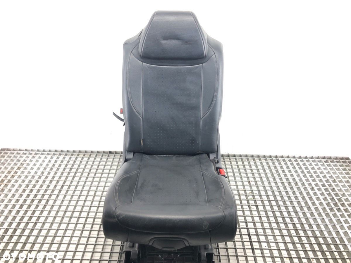 FOTEL TYLNY - 152.00 PLN - CITROEN C4 GRAND PICASSO I (UA_) 2006 - 2013 2.0 i 16V 103 kW [140 KM] - 1