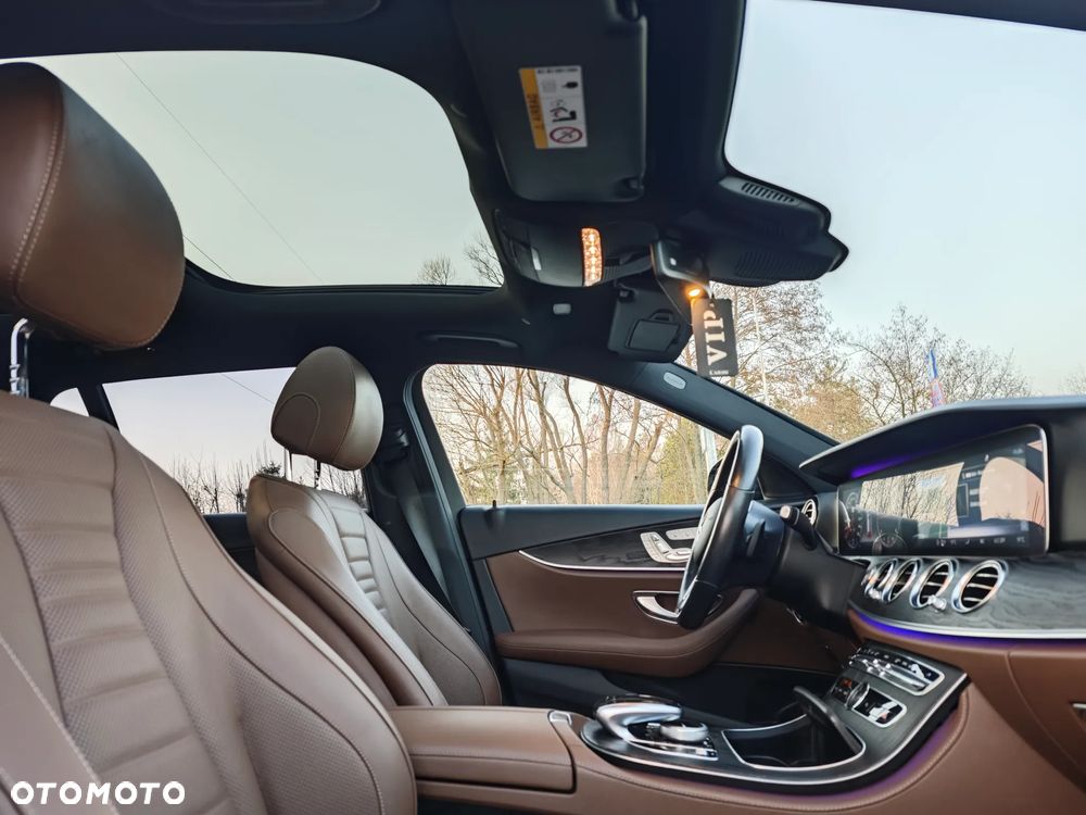 Mercedes-Benz Klasa E 400 d 4Matic T 9G-TRONIC AMG Line - 22