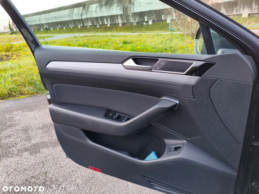 Volkswagen Passat 1.5 TSI EVO Business - 30