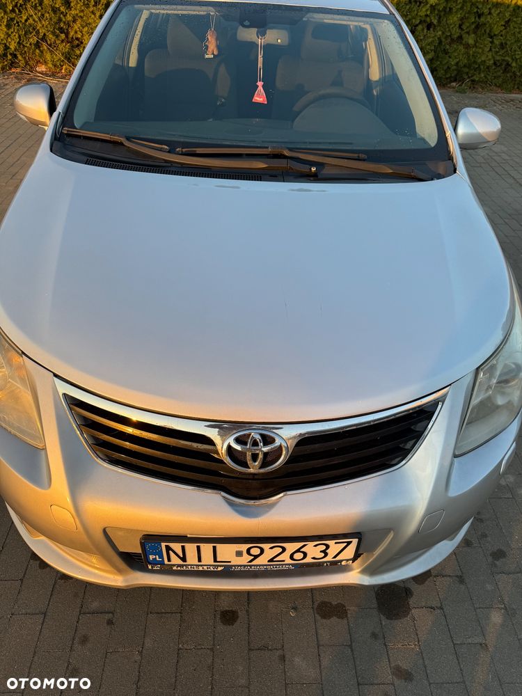 Toyota Avensis 2.0 D-4D Luna - 21