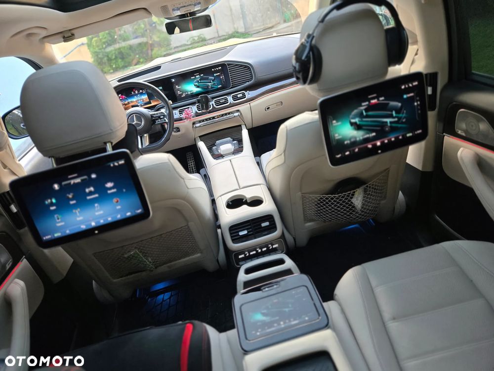 Mercedes-Benz GLS - 29