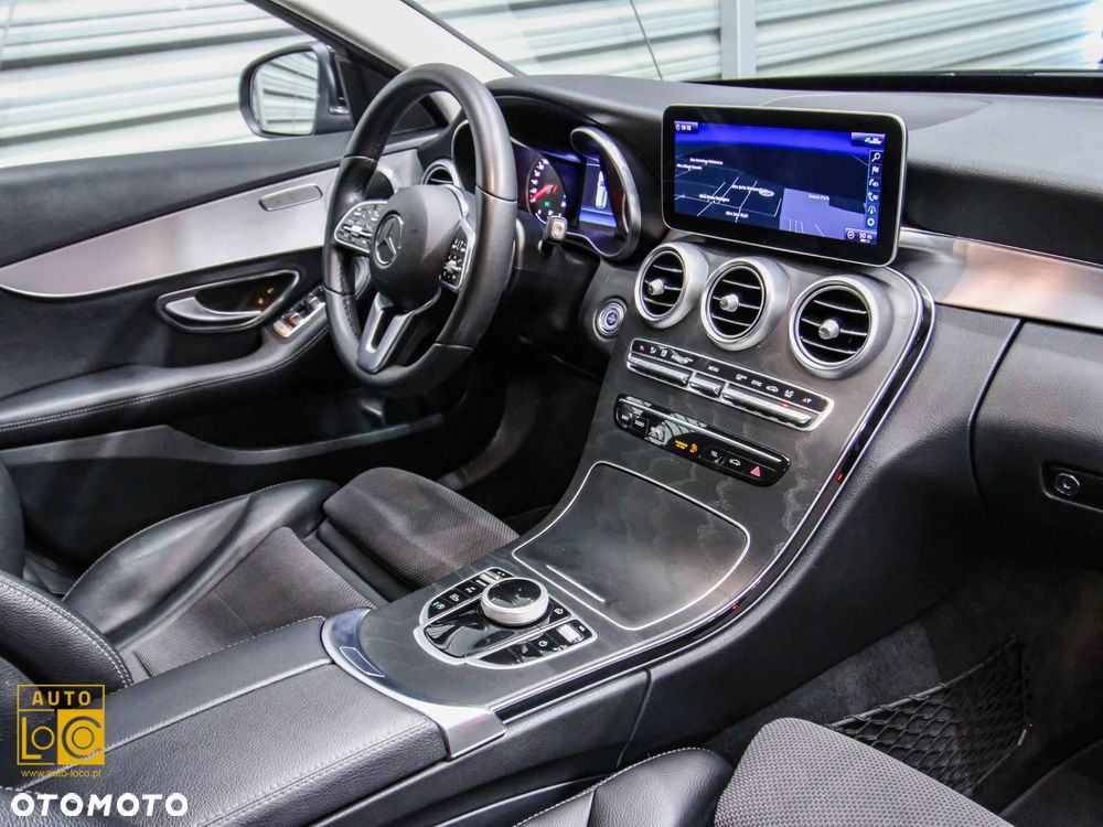 Mercedes-Benz Klasa C 300 d 9G-TRONIC Avantgarde - 16