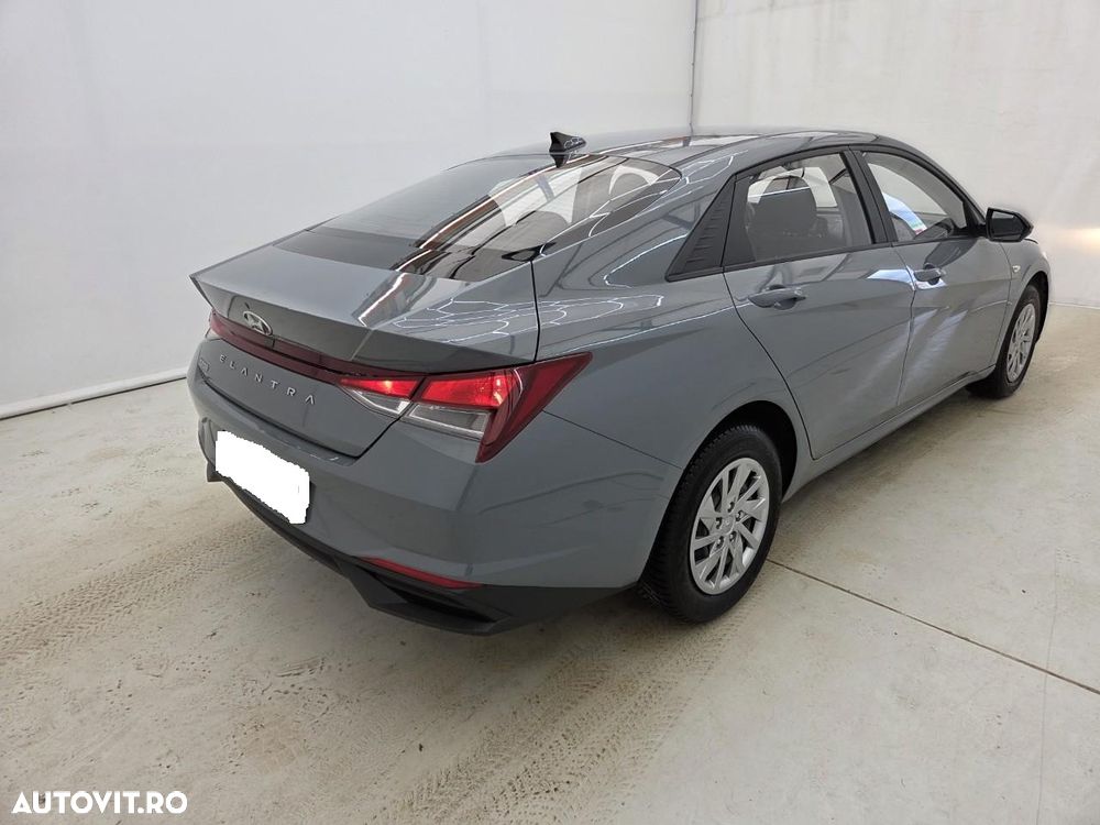 Hyundai Elantra 1.6 l 123 CP CVT Comfort - 2