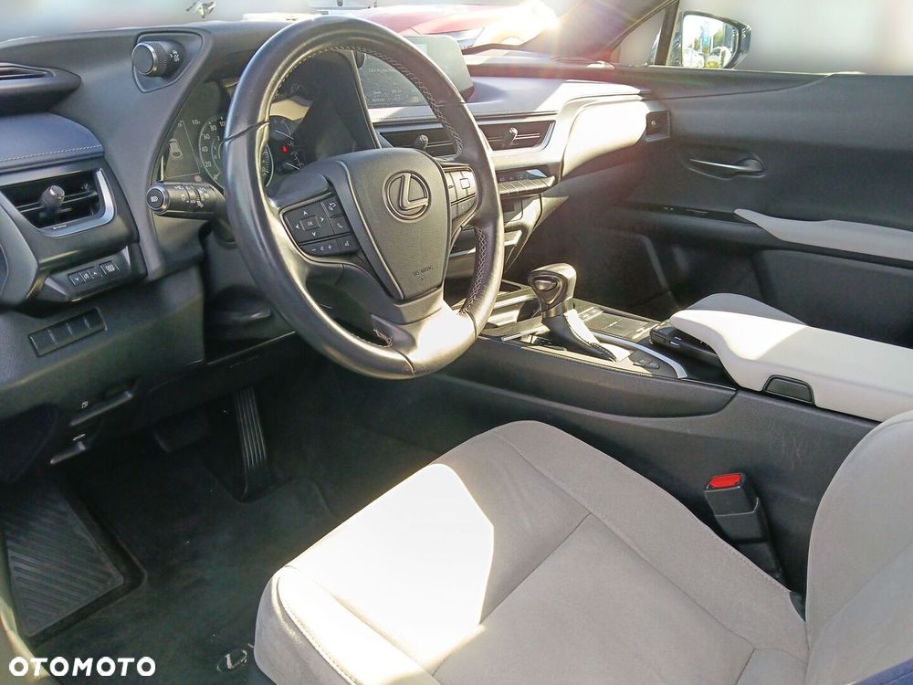 Lexus UX - 11