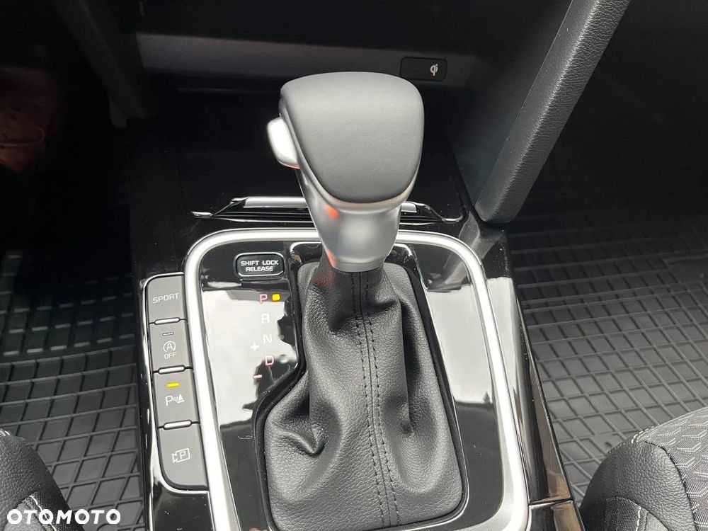 Kia XCeed 1.5 T-GDI Business Line DCT - 18