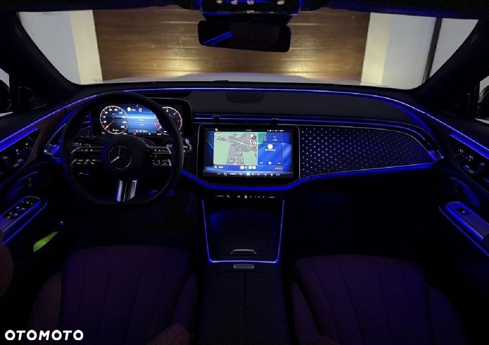 Mercedes-Benz Klasa E 220 d mHEV AMG 9G-Tronic - 27